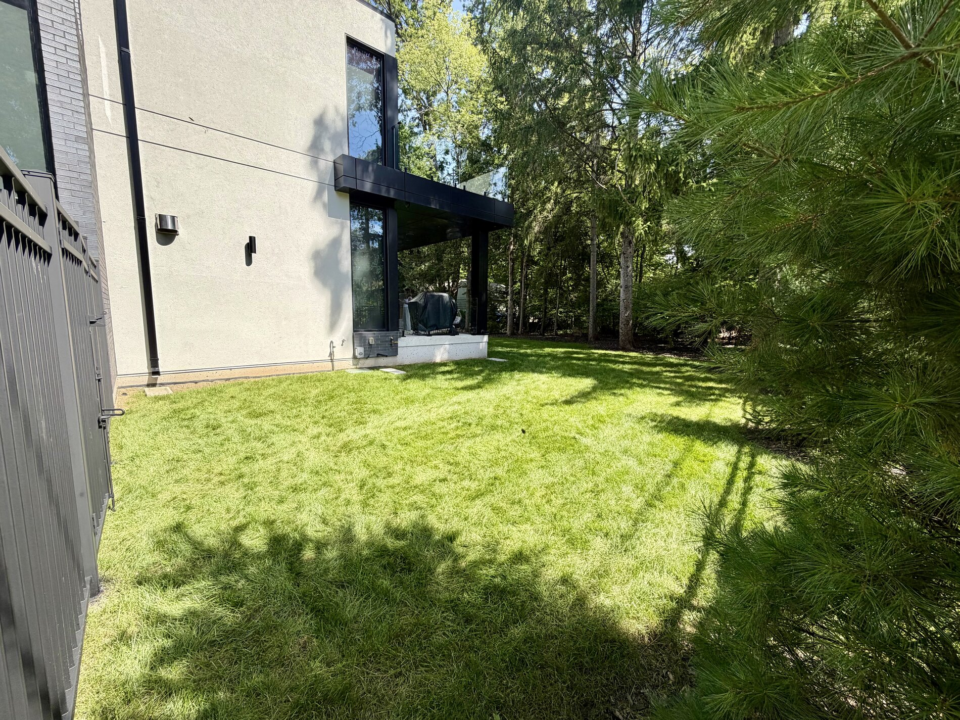 1654 Birchwood Drive — completed metal-fenced privacy yard